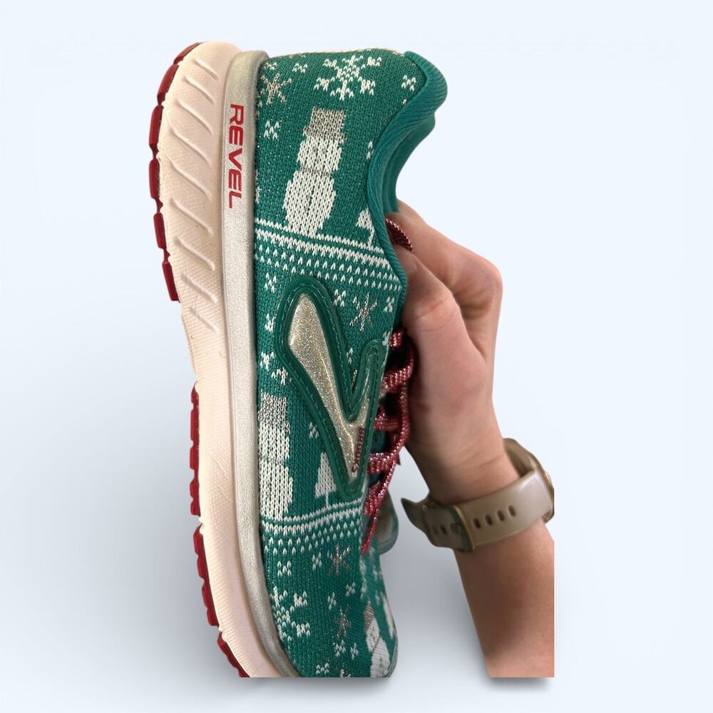 Brooks Revel 3 Merry Christmas Ugly Sweater Running Shoes Green Women’s size 6 - Picture 5 of 13